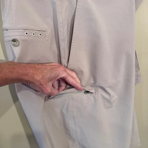 🌷🌷 PRICE ⬇️Columbia Mens 32" waist shorts - Picture 8 of 15